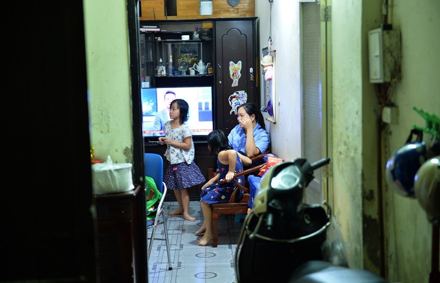 ca phe tren pho duong tau anh 25