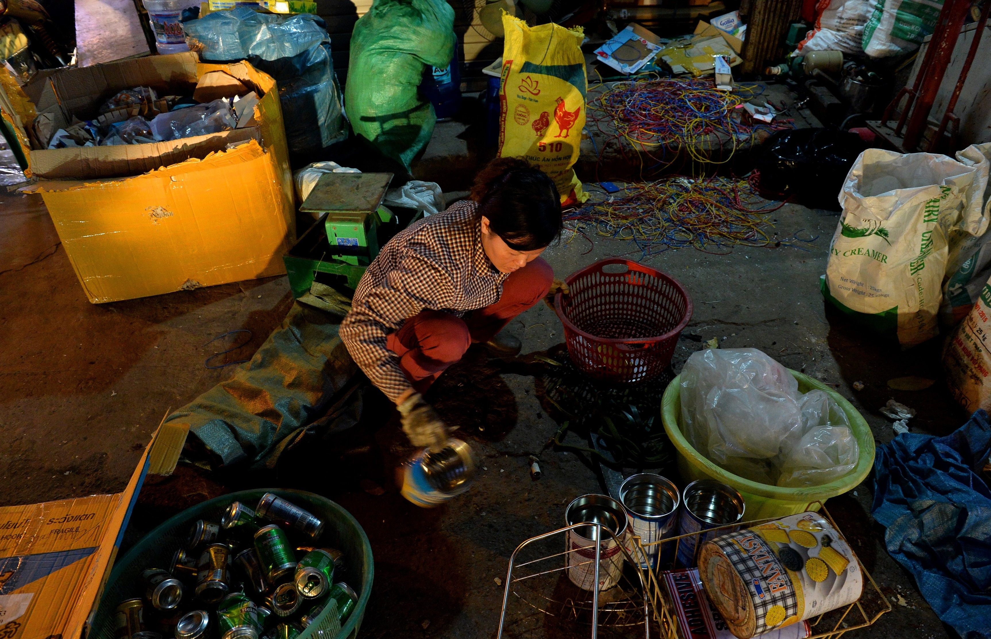 ca phe tren pho duong tau anh 34