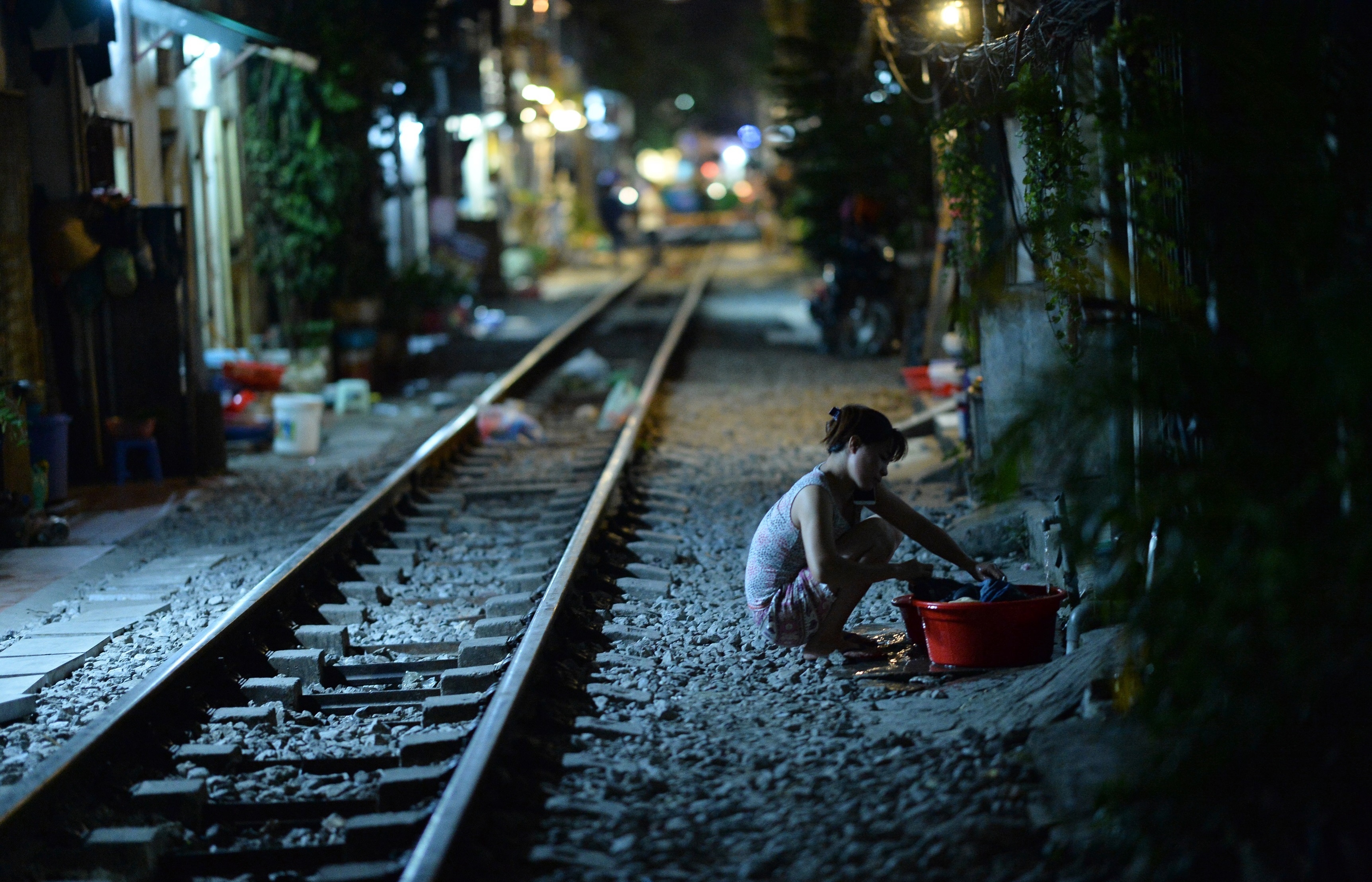 ca phe tren pho duong tau anh 40
