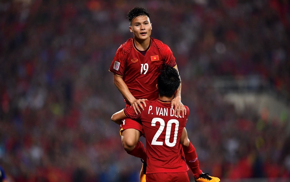 Di Malaysia xem chung ket AFF Cup 2018 the nao re nhat? hinh anh