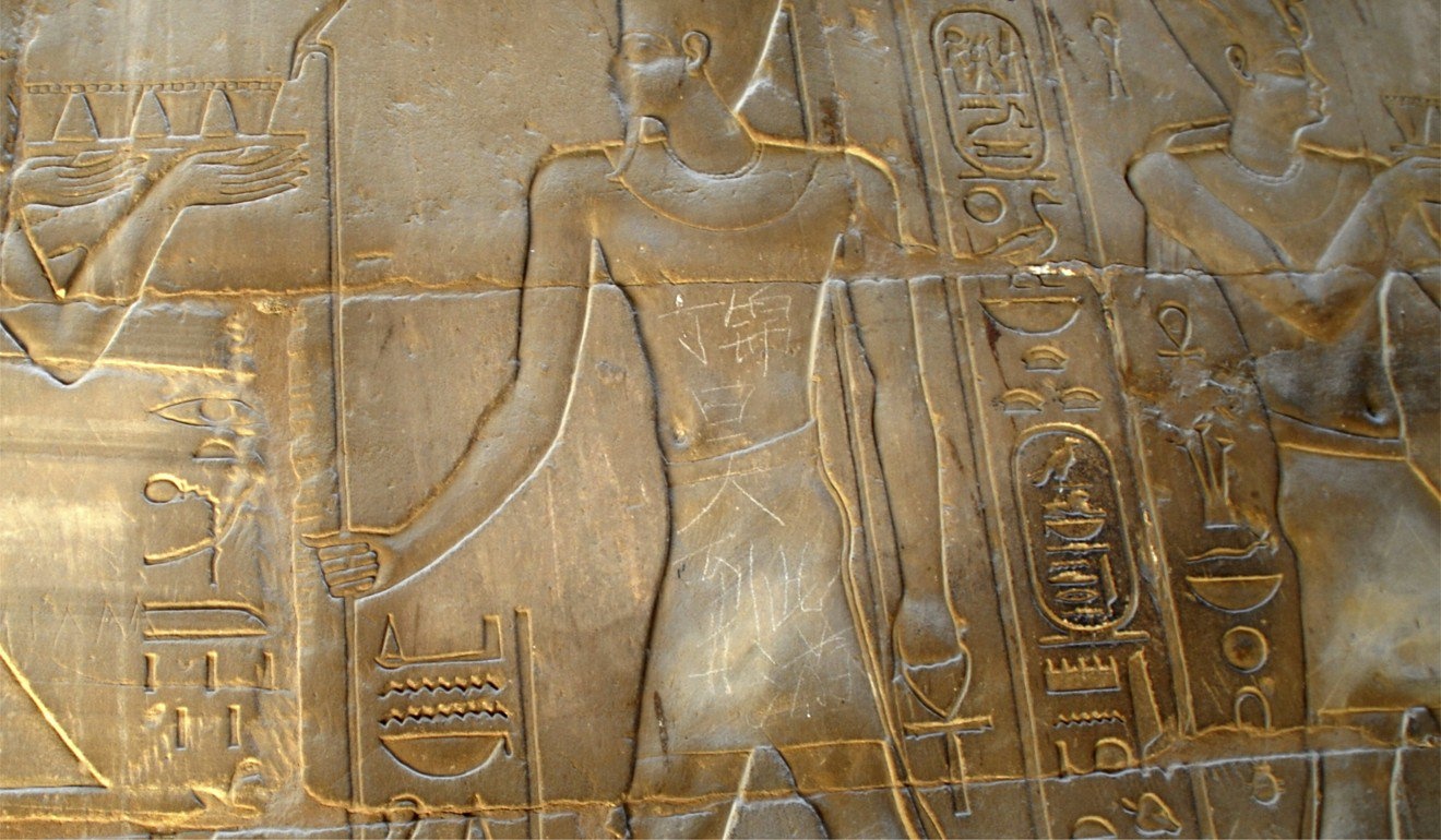 Khach Trung Quoc giam anh 2