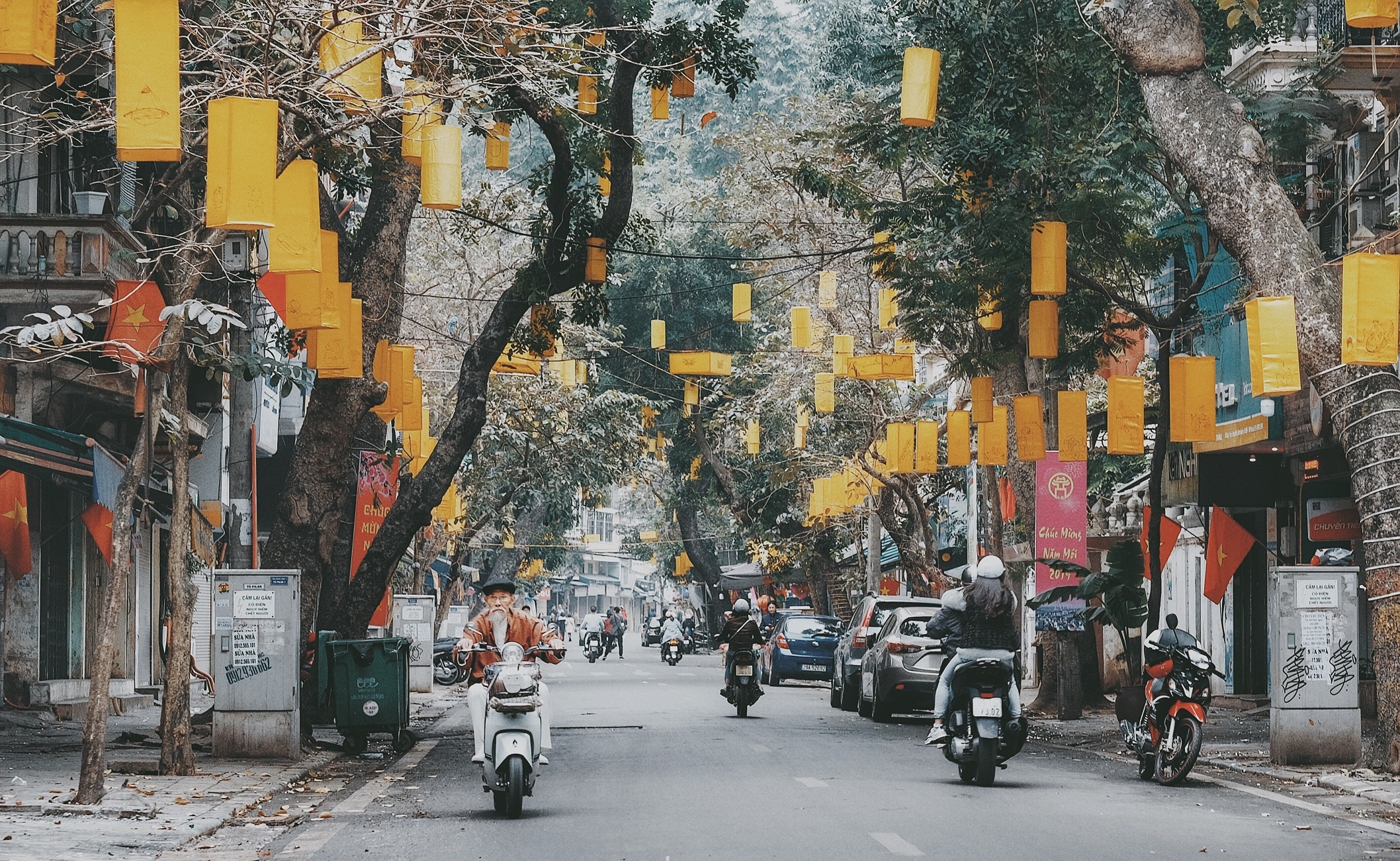 sang mung 1 Tet anh 8