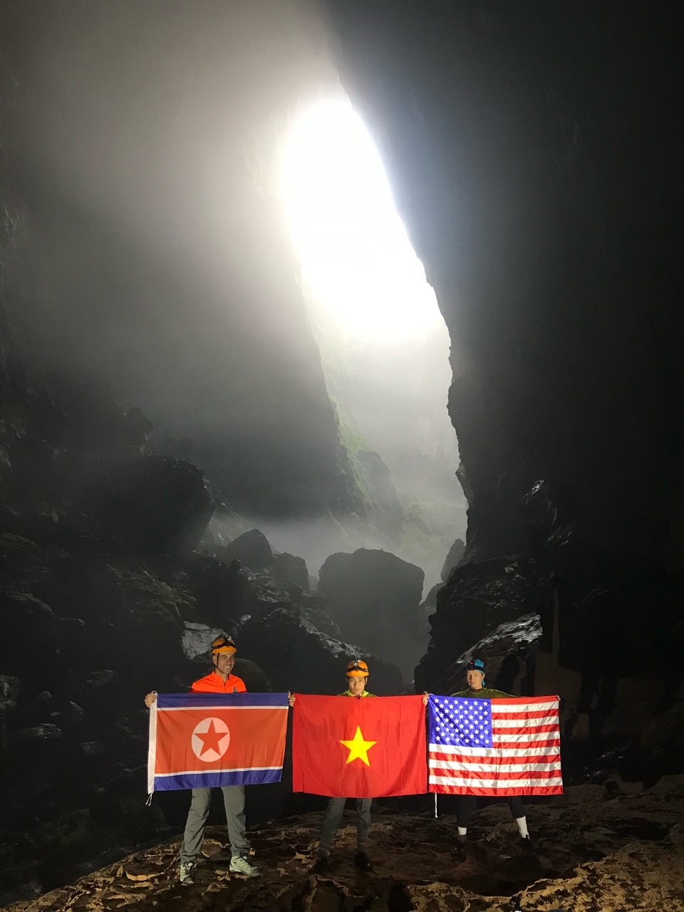 Treo co trong hang Son Doong anh 5