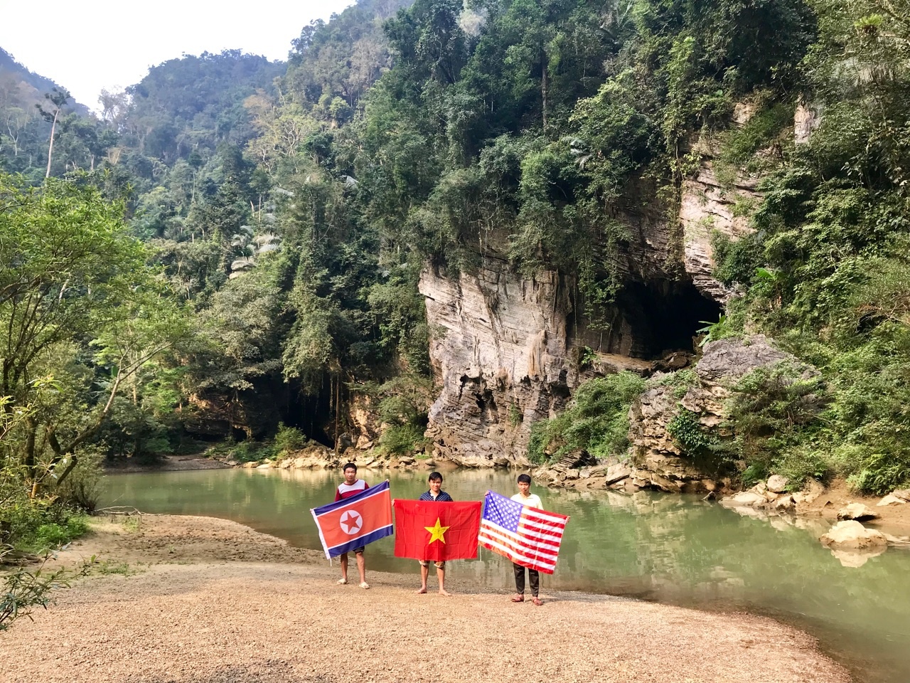 Treo co trong hang Son Doong anh 3