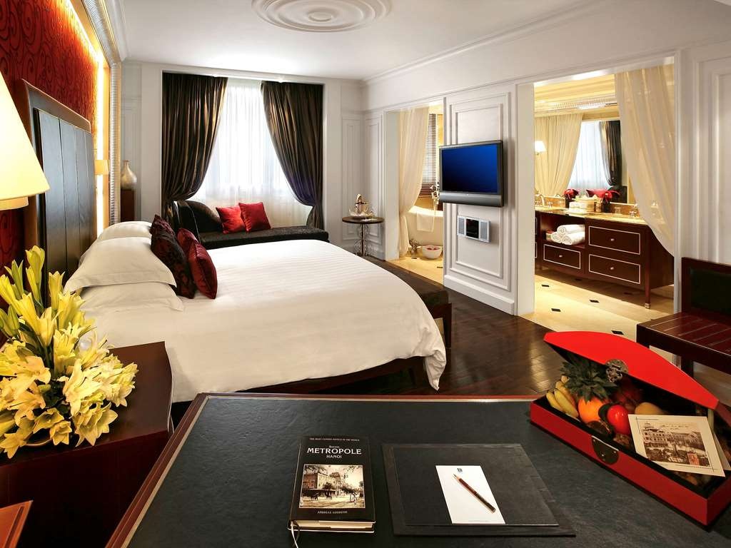 Ben trong phong tong thong o Metropole co gia 4.500 USD/dem hinh anh