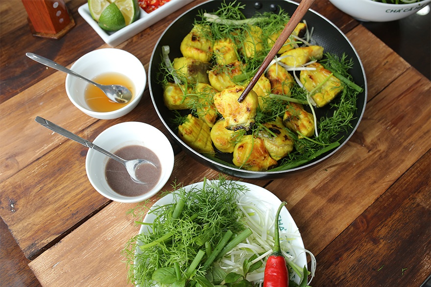 Cha ca tru danh trong thuc don trua thet dai Tong thong Trump hinh anh