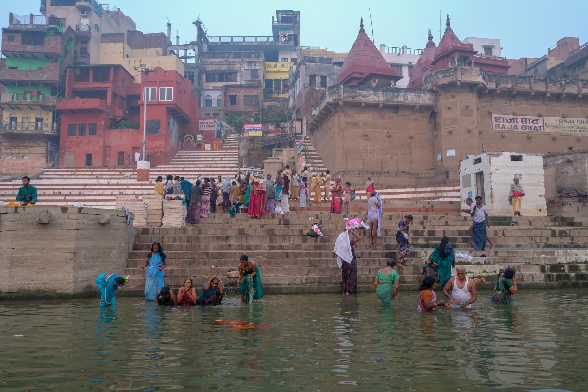 tuc hoa tang ben song Hang anh 10