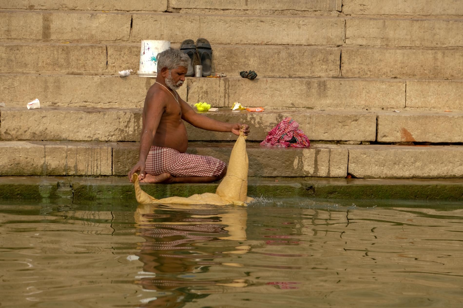 tuc hoa tang ben song Hang anh 12