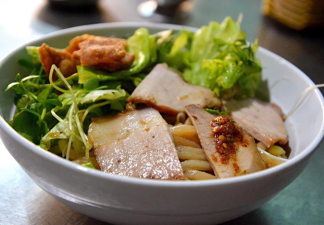 Vì sao món ăn có tên cao lầu ảnh 1 Vi sao mon an co ten cao lau anh 1