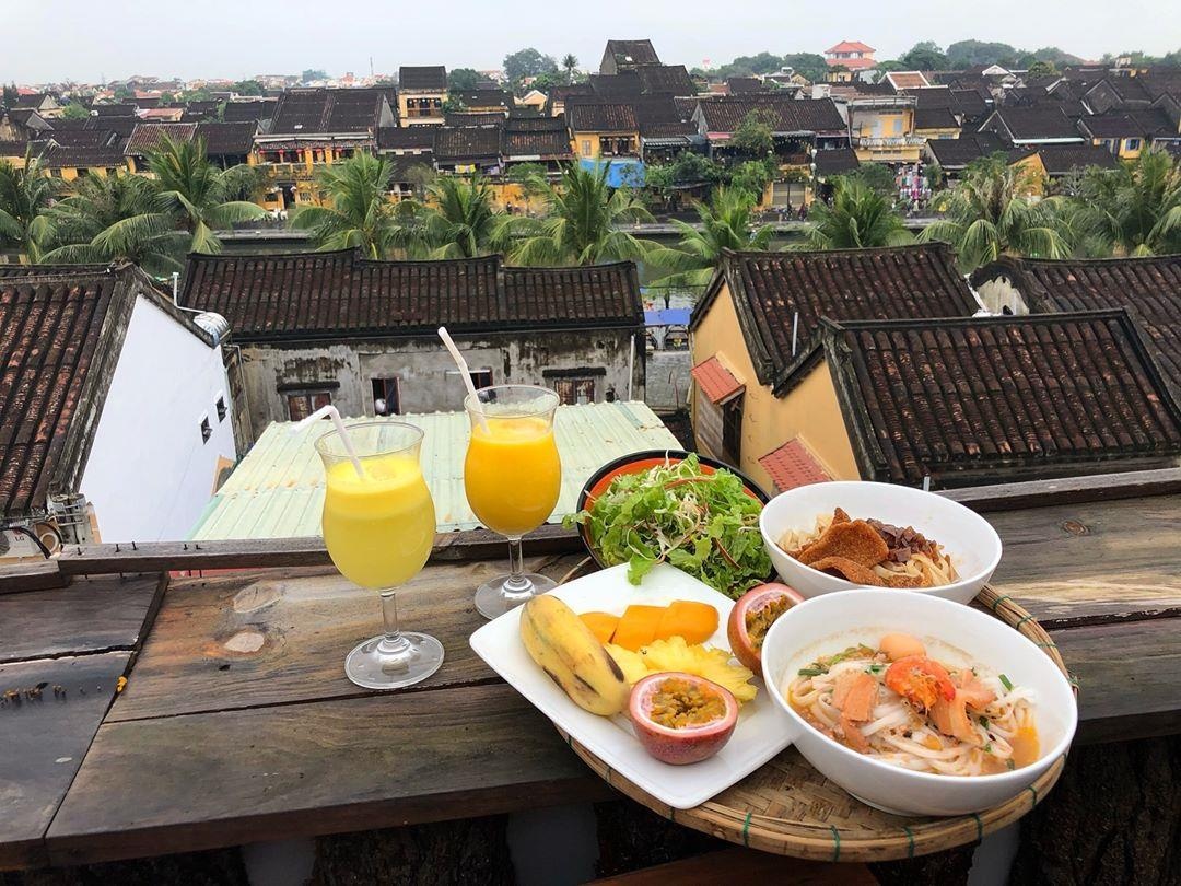 Vì sao món ăn có tên cao lầu ảnh 2 Vi sao mon an co ten cao lau anh 2