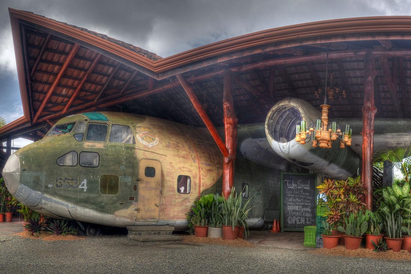 8 may bay duoc 'ho bien' thanh nha hang hinh anh