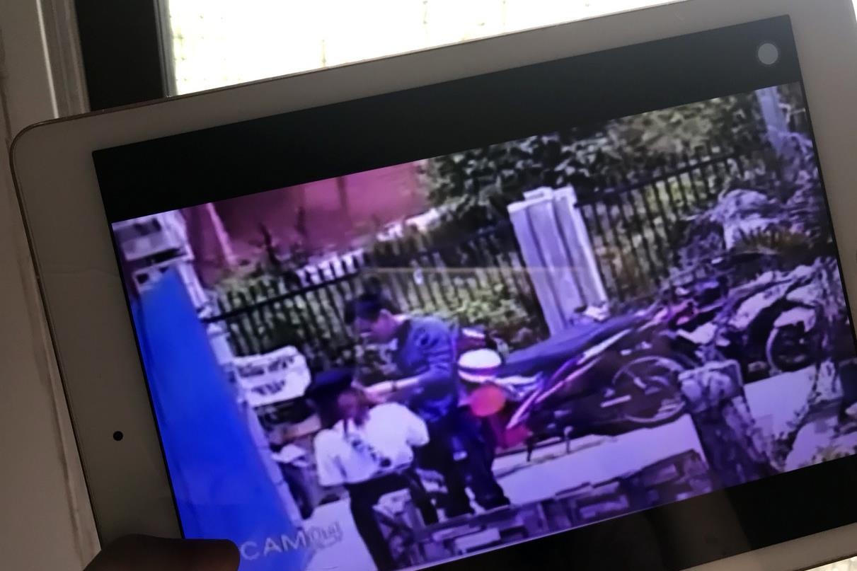 Canh khach du lich 'cam nham' cho cua quan ca phe o Da Lat hinh anh