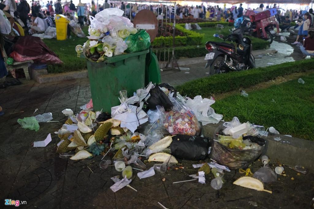 Du lich ngay le anh 10