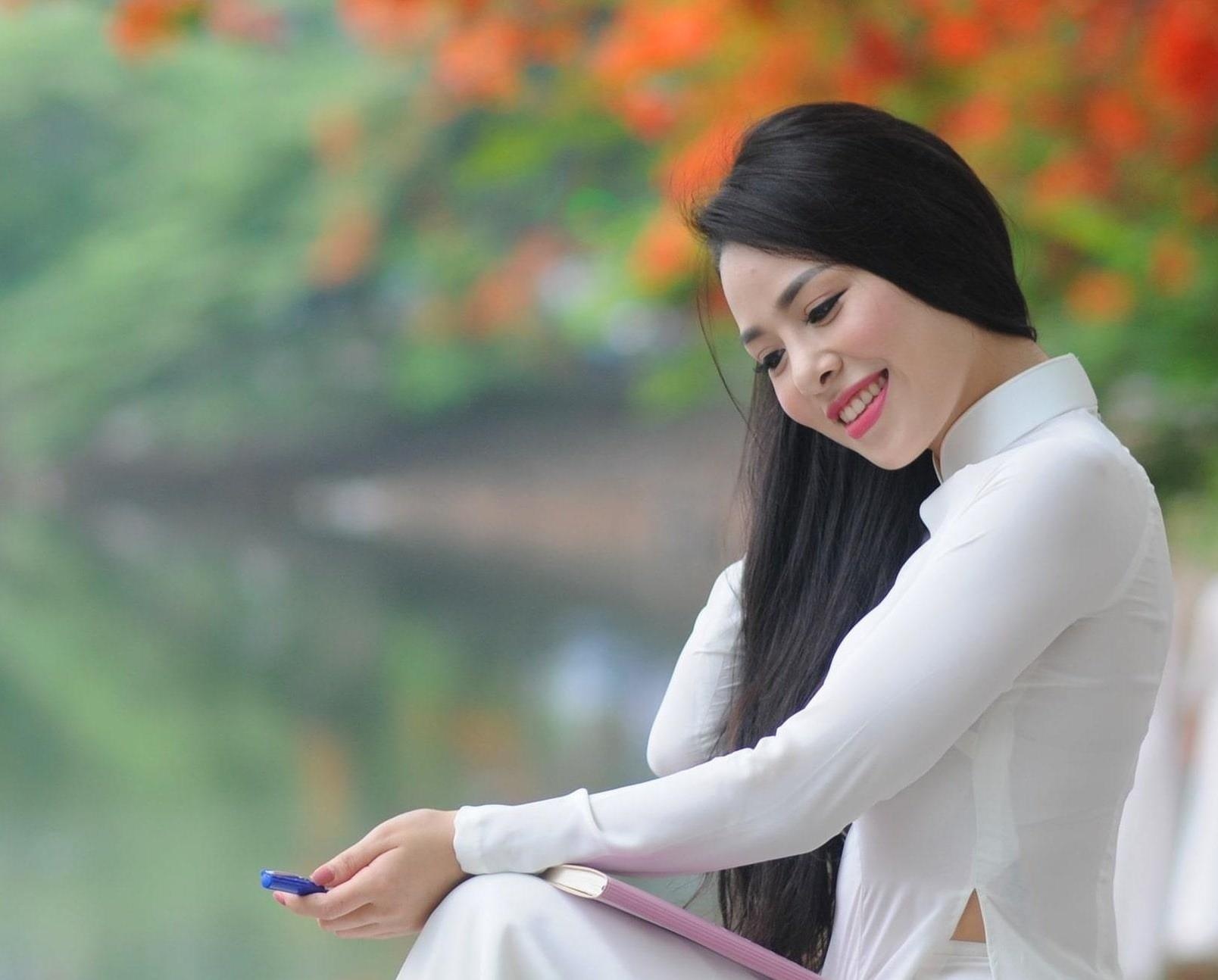 Ha Noi ruc ro trong nhung sac hoa mua he hinh anh
