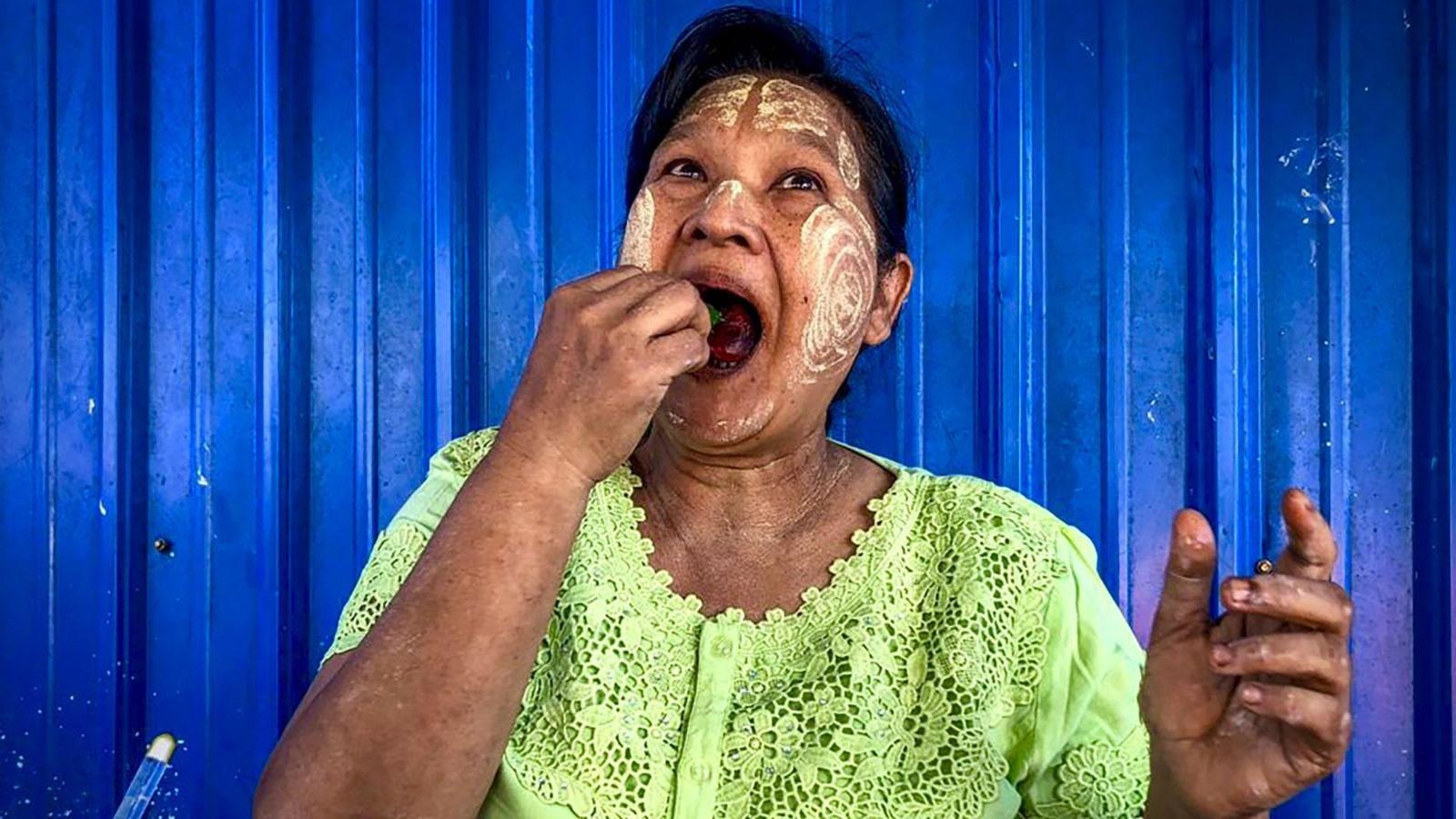 3 tieng nguoc thoi gian ngam thanh pho Yangon tren tau hoa hinh anh