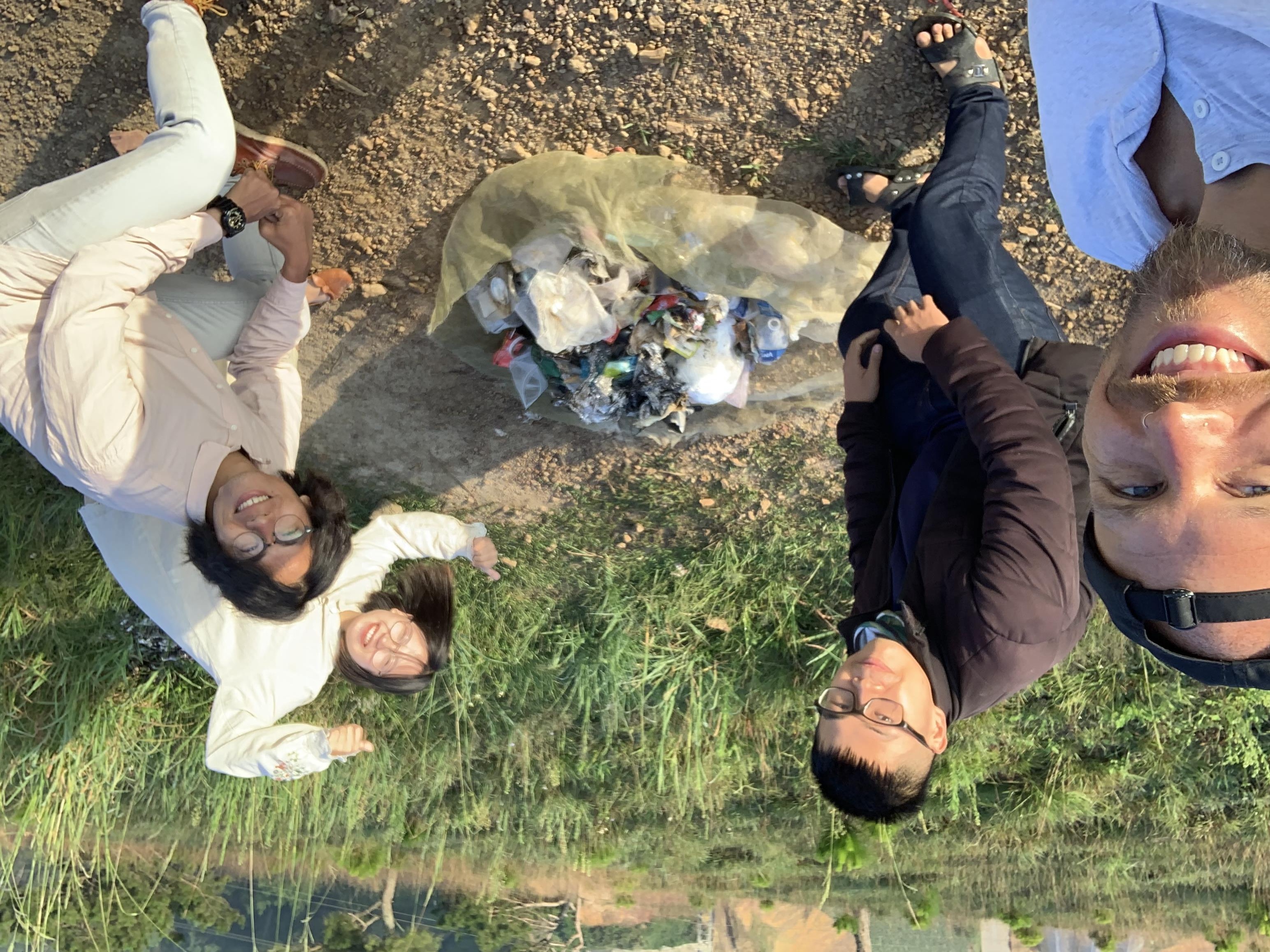 rác trên đồi Thiên Phúc Đức ảnh 1 rac tren doi Thien Phuc Duc anh 1