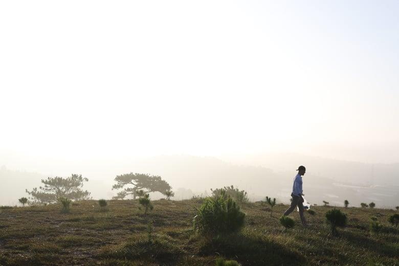 rác trên đồi Thiên Phúc Đức ảnh 4 rac tren doi Thien Phuc Duc anh 4