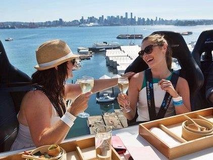 Trai nghiem cam giac treo minh an toi giua troi chi voi 1.000 USD hinh anh