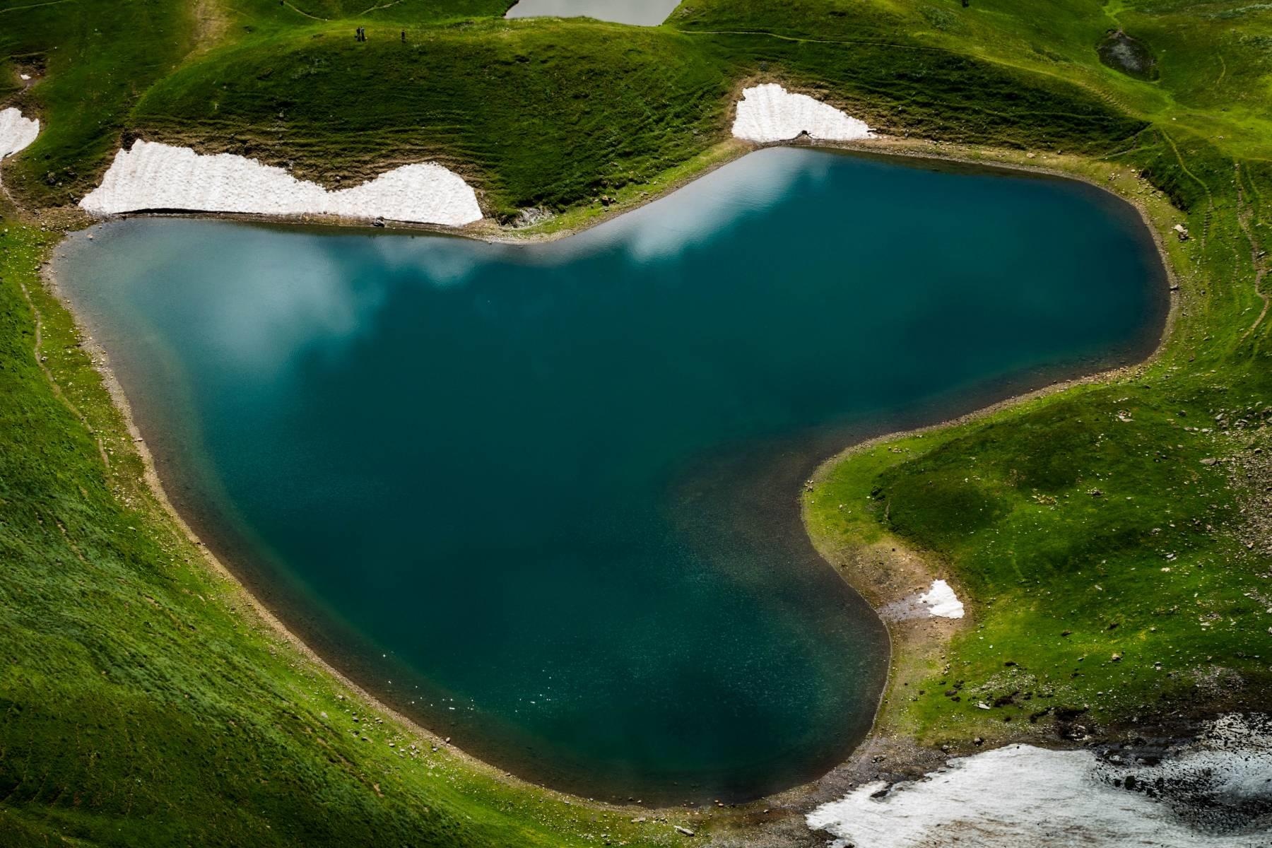 ho nuoc co hinh trai tim anh 4