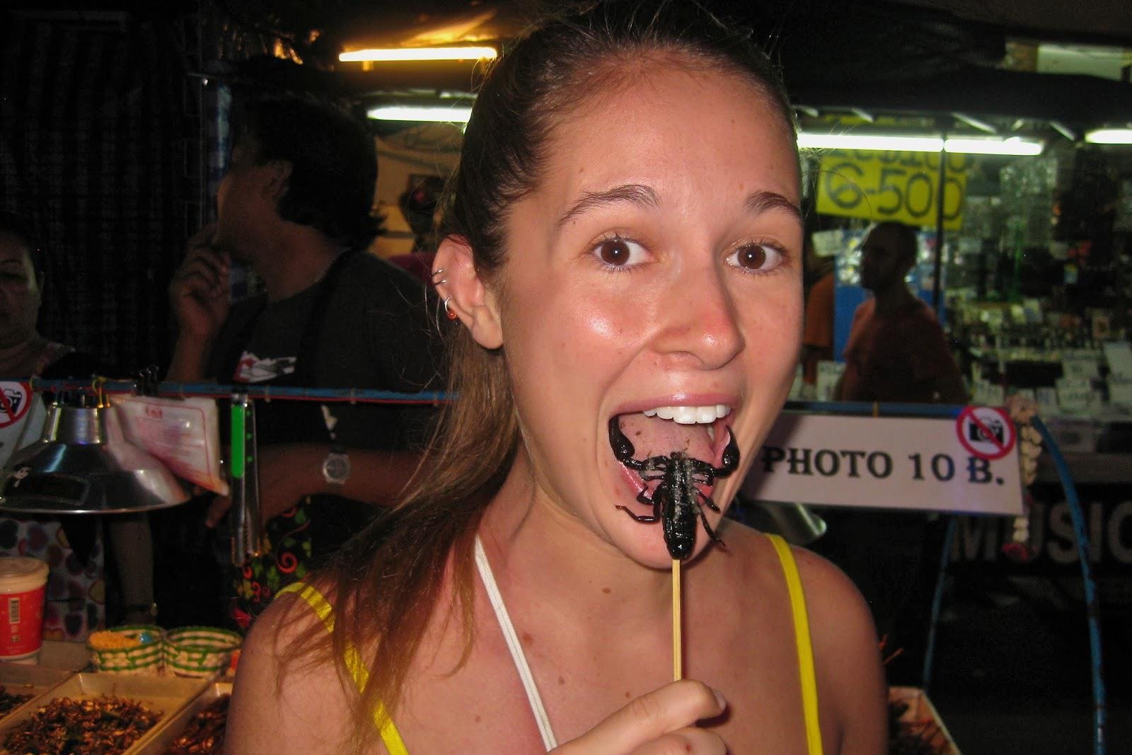 Dac san bo cap rung, nhen khong lo chien gion o Bangkok hinh anh