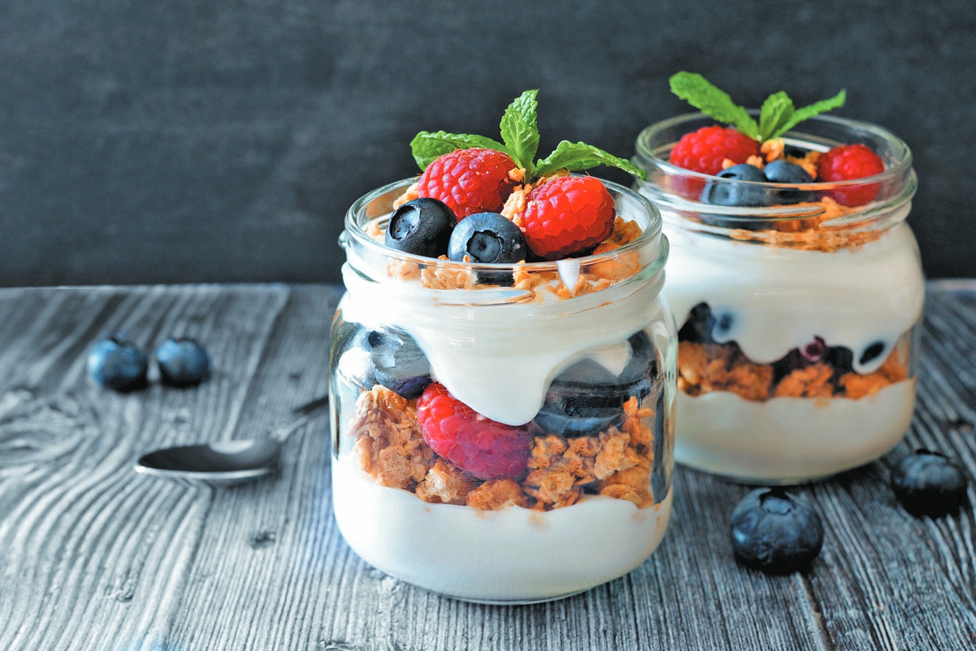 Sua chua, sup ga va nhung thuc pham tot cho co the khi bi cum hinh anh