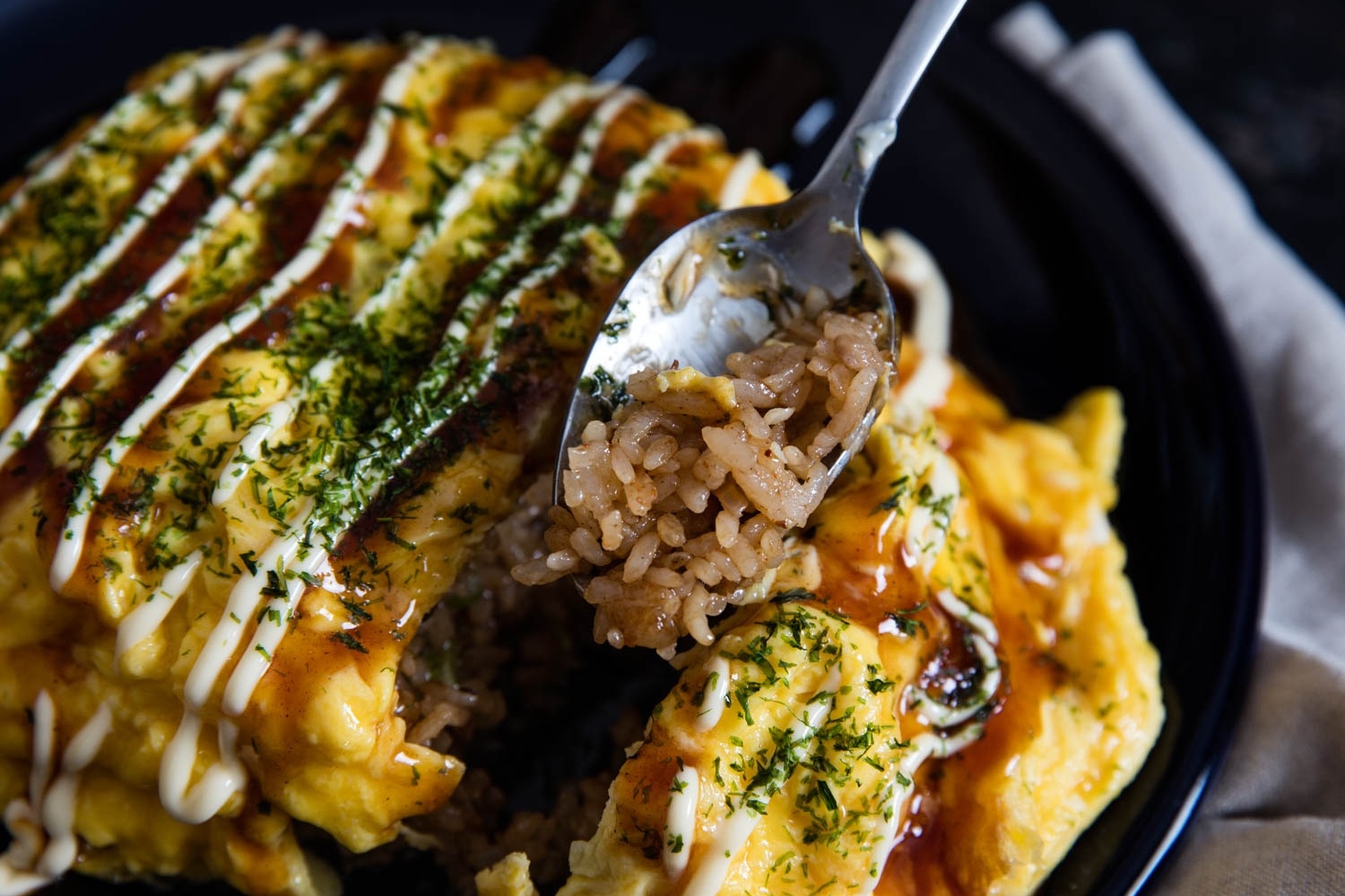 Dau bep Nhat day nau trung omelette kho lam nhat the gioi hinh anh