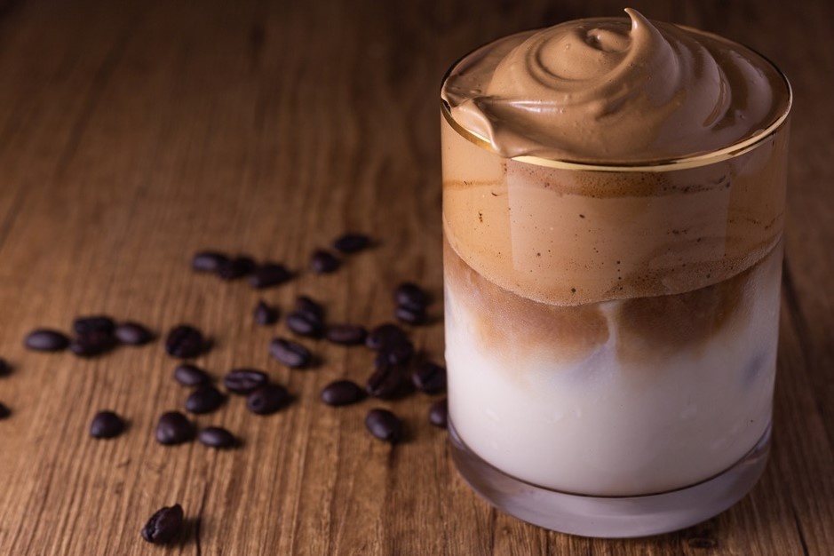 Bi quyet lam ca phe Dalgona nhanh, ngon mieng hinh anh