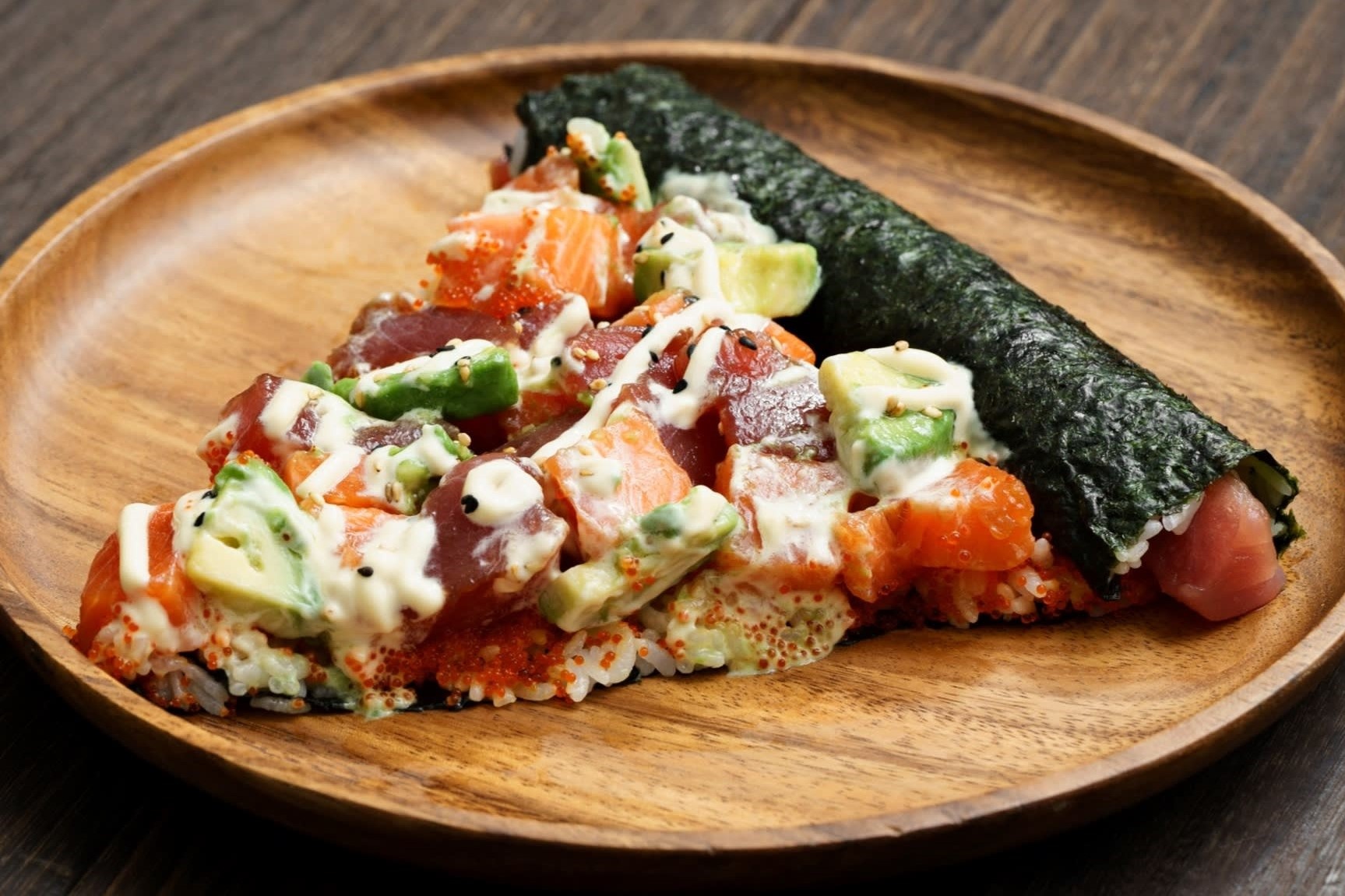 Cong thuc lam sushi pizza la ma quen hinh anh