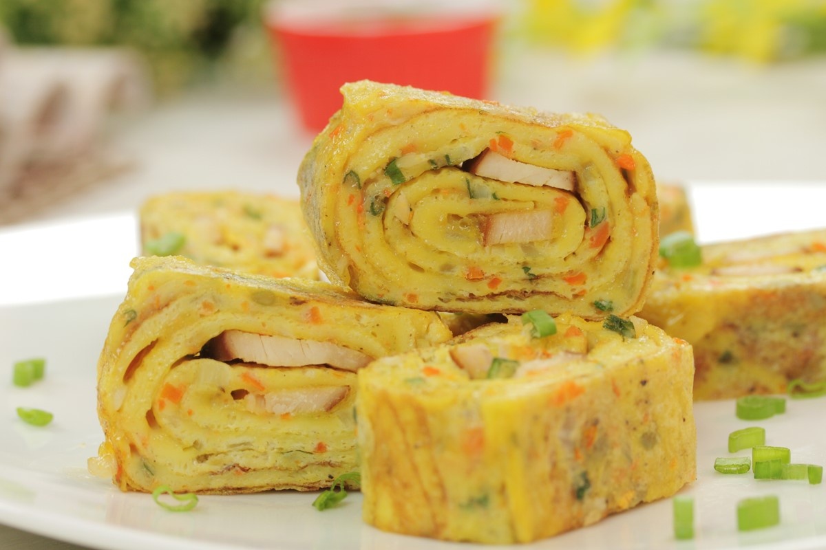 Bi quyet lam mon trung cuon nuc tieng trong am thuc Nhat Ban hinh anh