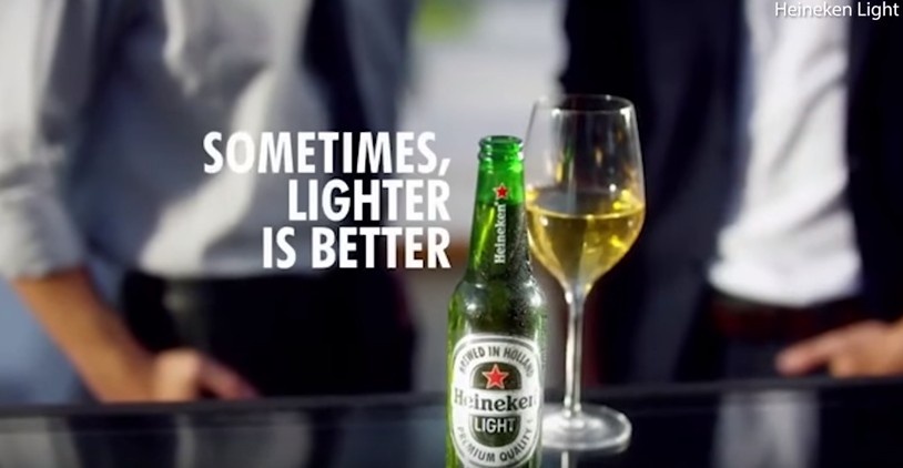 Heineken do quang cao phan biet chung toc anh 1