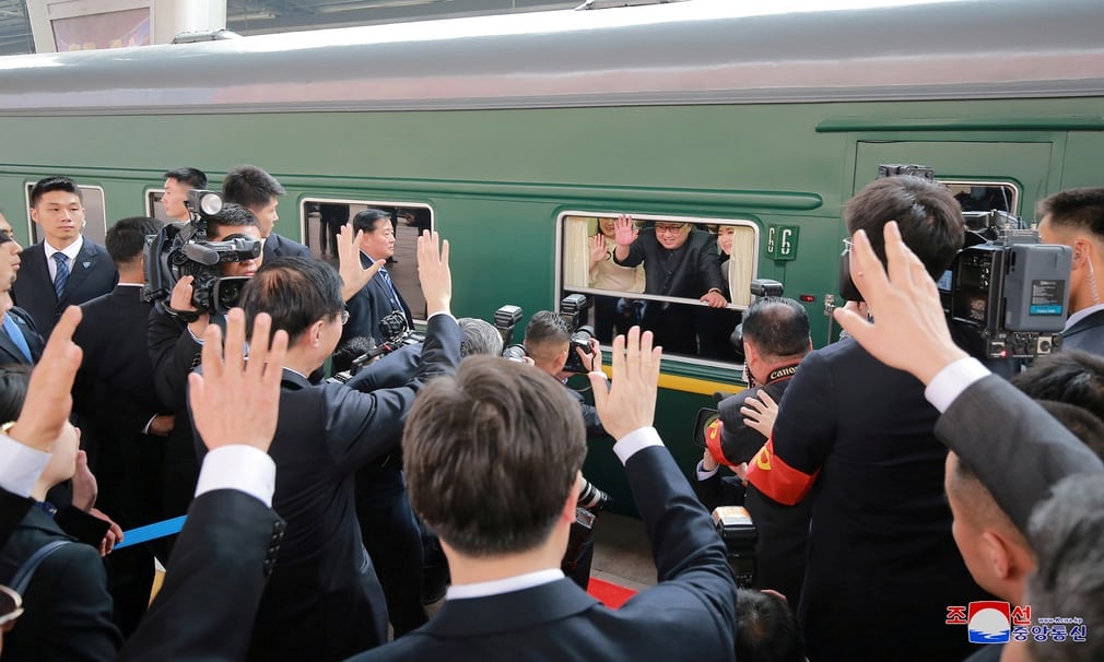 Doan tau chong dan bi an cua Kim Jong Un vao top anh tuan hinh anh