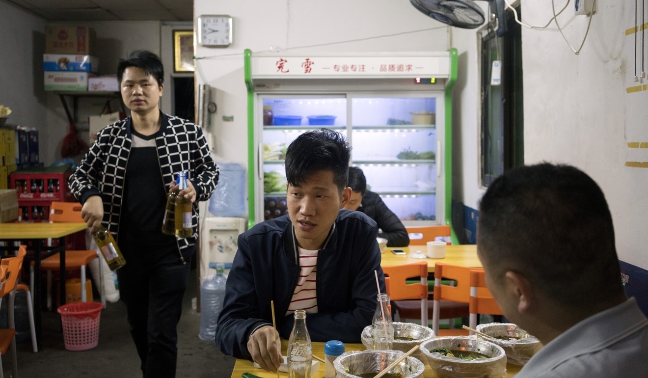 mat can bang gioi anh 5