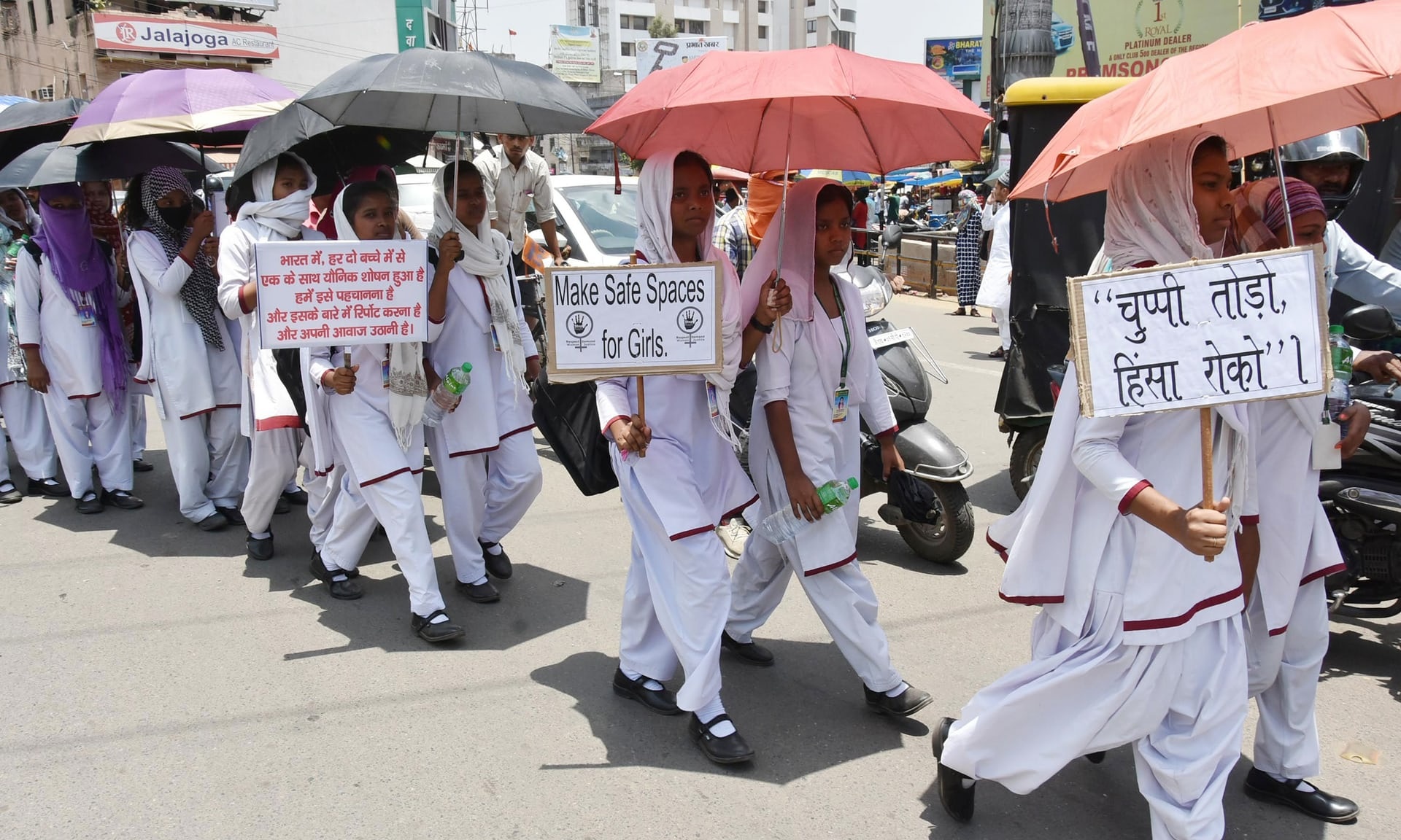 Lai them mot thieu nu bi xam hai va thieu song tai An Do hinh anh