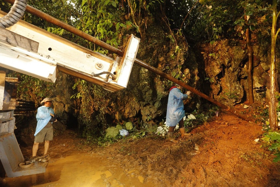 tìm kiếm đội bóng trẻ em thái lan trong hang động ảnh 2 tim kiem doi bong tre em thai lan trong hang dong anh 2