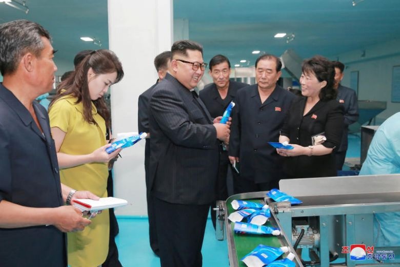 Kim Jong Un thăm đặc khu kinh tế gần Trung Quốc ảnh 1 Kim Jong Un tham dac khu kinh te gan Trung Quoc anh 1