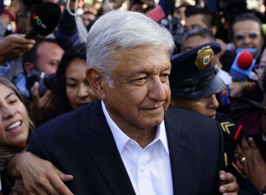 Bat chap nan tham sat, tong thong dac cu Mexico tu choi dung ve si hinh anh