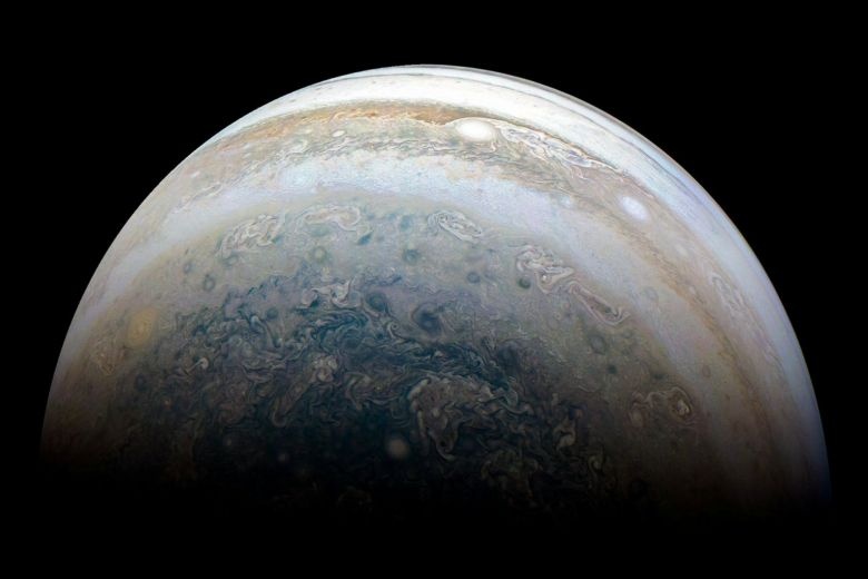 Phat hien them 10 ve tinh sieu nho quay quanh sao Moc hinh anh