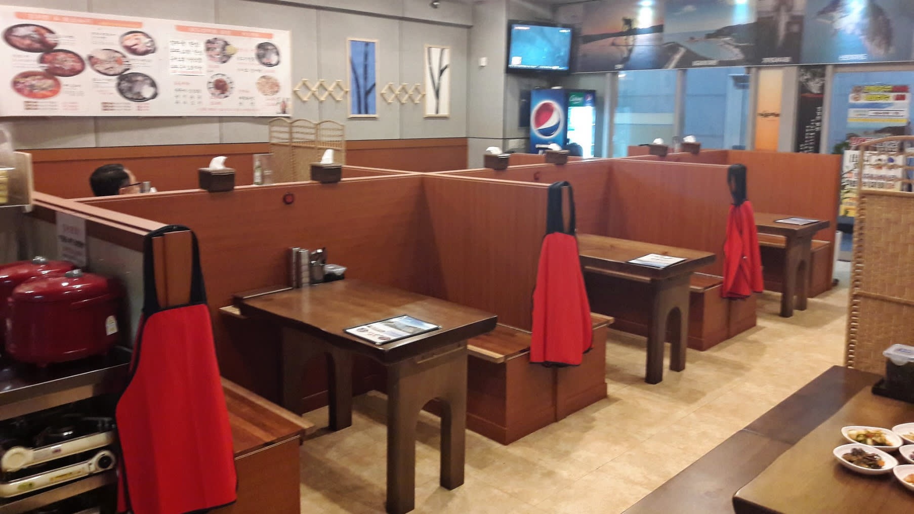 Han Quoc giam gio lam: Nguoi lao dong vui, cac nha hang gap kho hinh anh