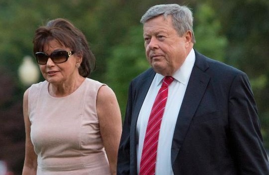 Bo me vo Tong thong Trump nhap quoc tich My hinh anh