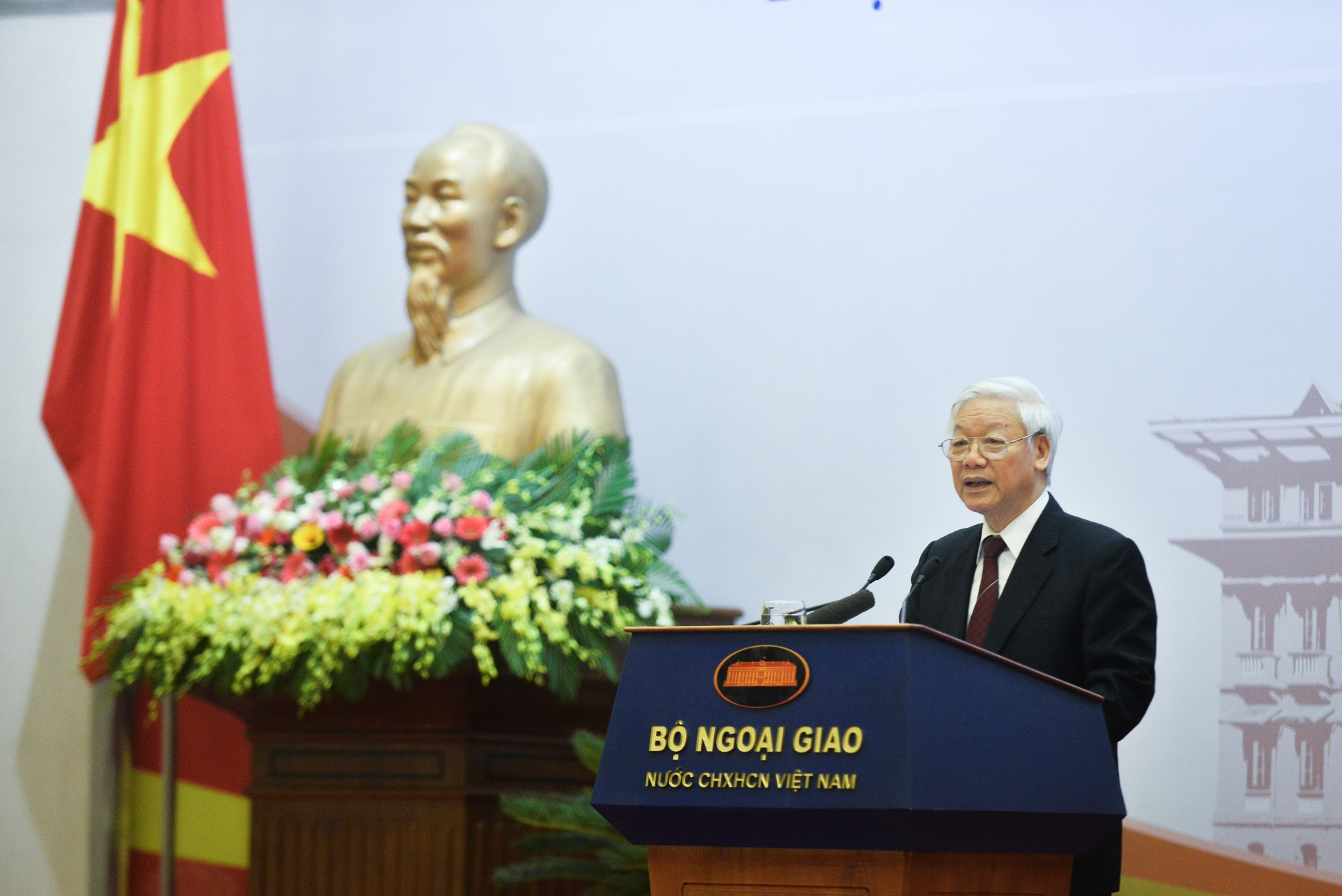 hoi nghi ngoai giao 30 anh 1