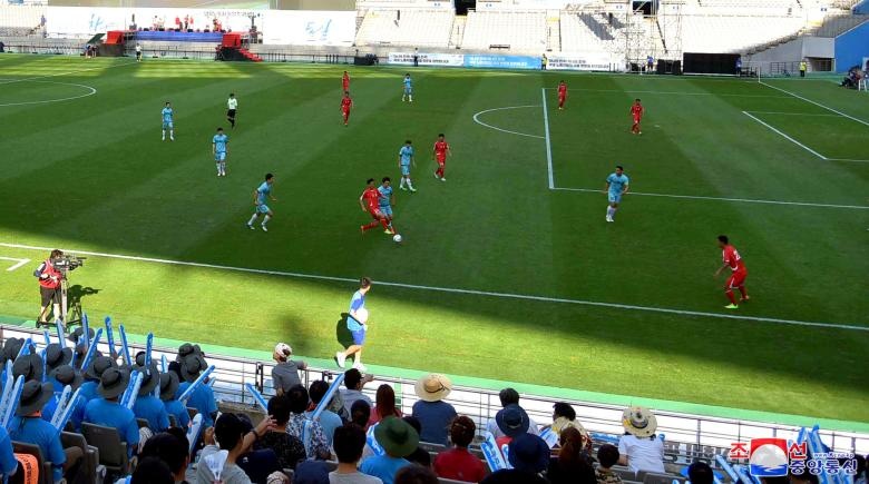 Han Quoc Trieu Tien da bong giao huu anh 4