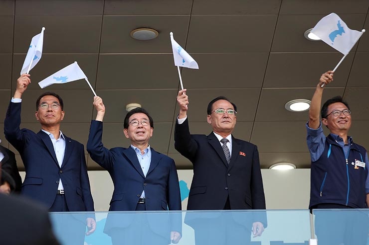 Han Quoc Trieu Tien da bong giao huu anh 9