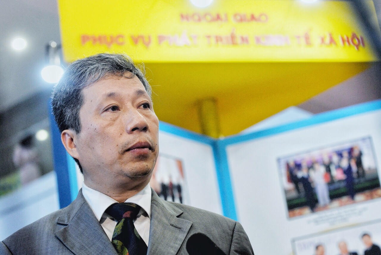 Hoi nghi Ngoai giao 30 anh 3