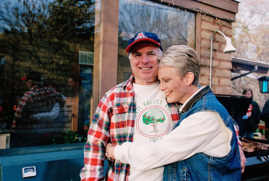 John McCain qua doi anh 2