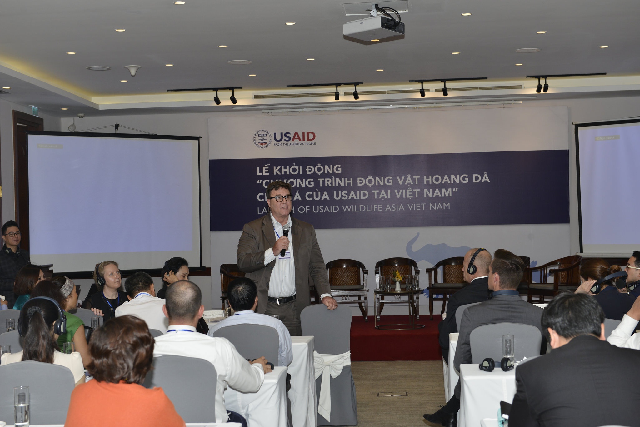 sáng kiến giảm tiêu thụ sừng tê giác ảnh 2 sang kien giam tieu thu sung te giac anh 2