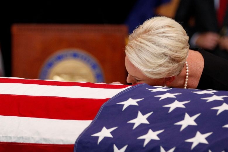 tang le Thuong nghi si McCain anh 6