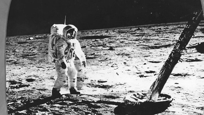 nhung dieu thu vi vi Mat Trang anh 2