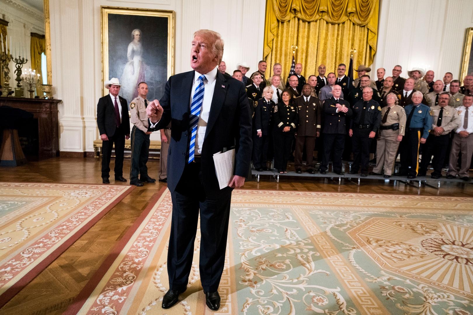 'Toi la mot phan cua phe chong doi trong chinh quyen Trump' hinh anh