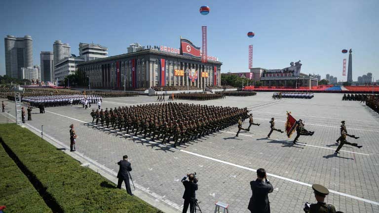 Triều Tiên duyệt binh không tên lửa ảnh 1 Trieu Tien duyet binh khong ten lua anh 1