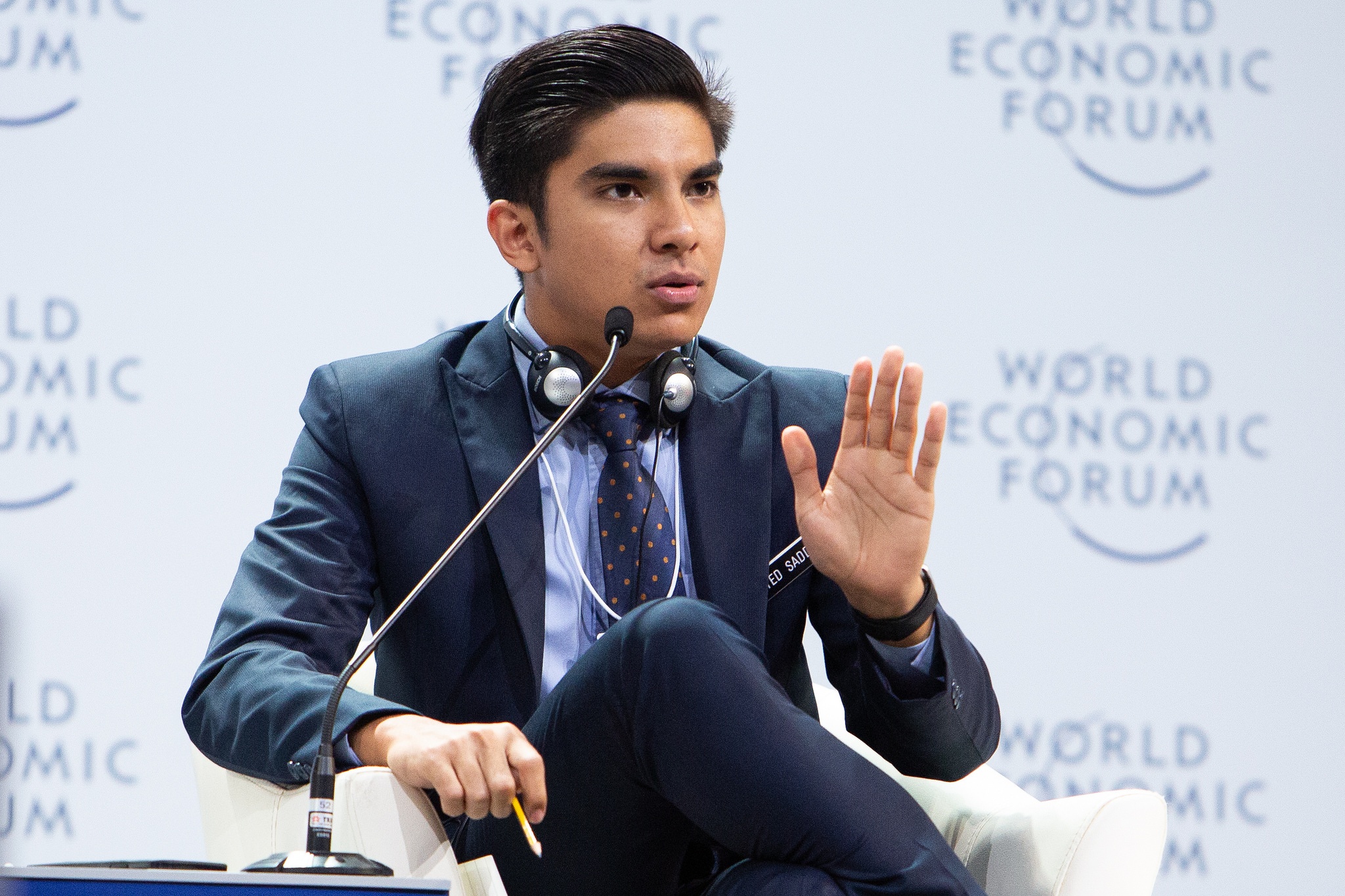 Bo truong 25 tuoi Malaysia: Theo duoi dam me de lam nen dieu ky dieu hinh anh